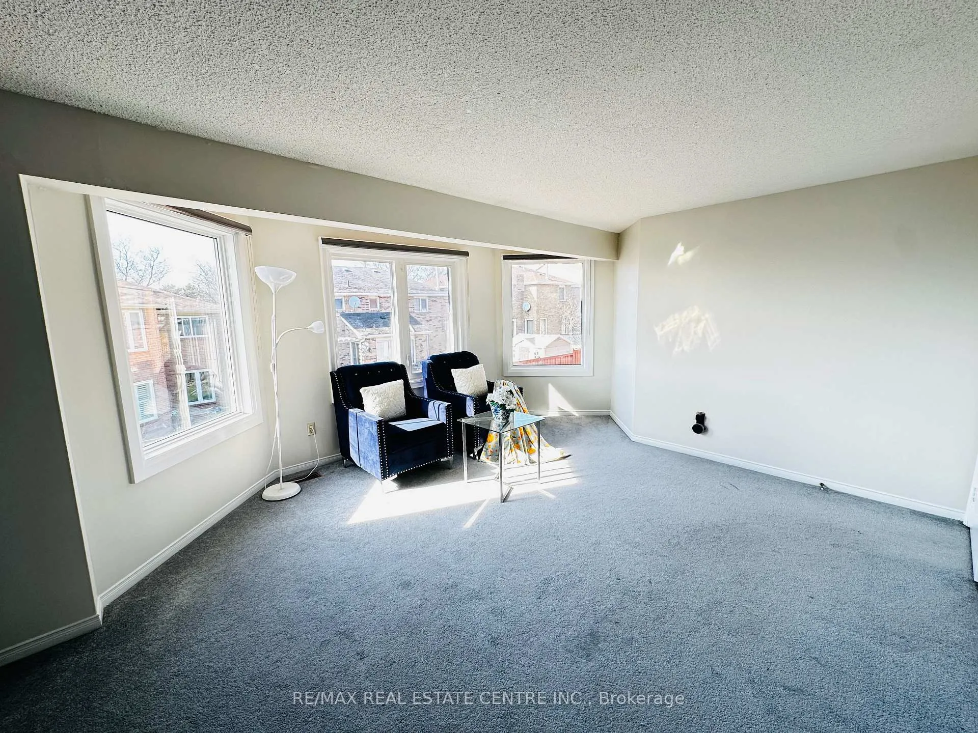 Photo 28 of 34 Smithers Crescent, Brampton, Brampton South — HOMEH