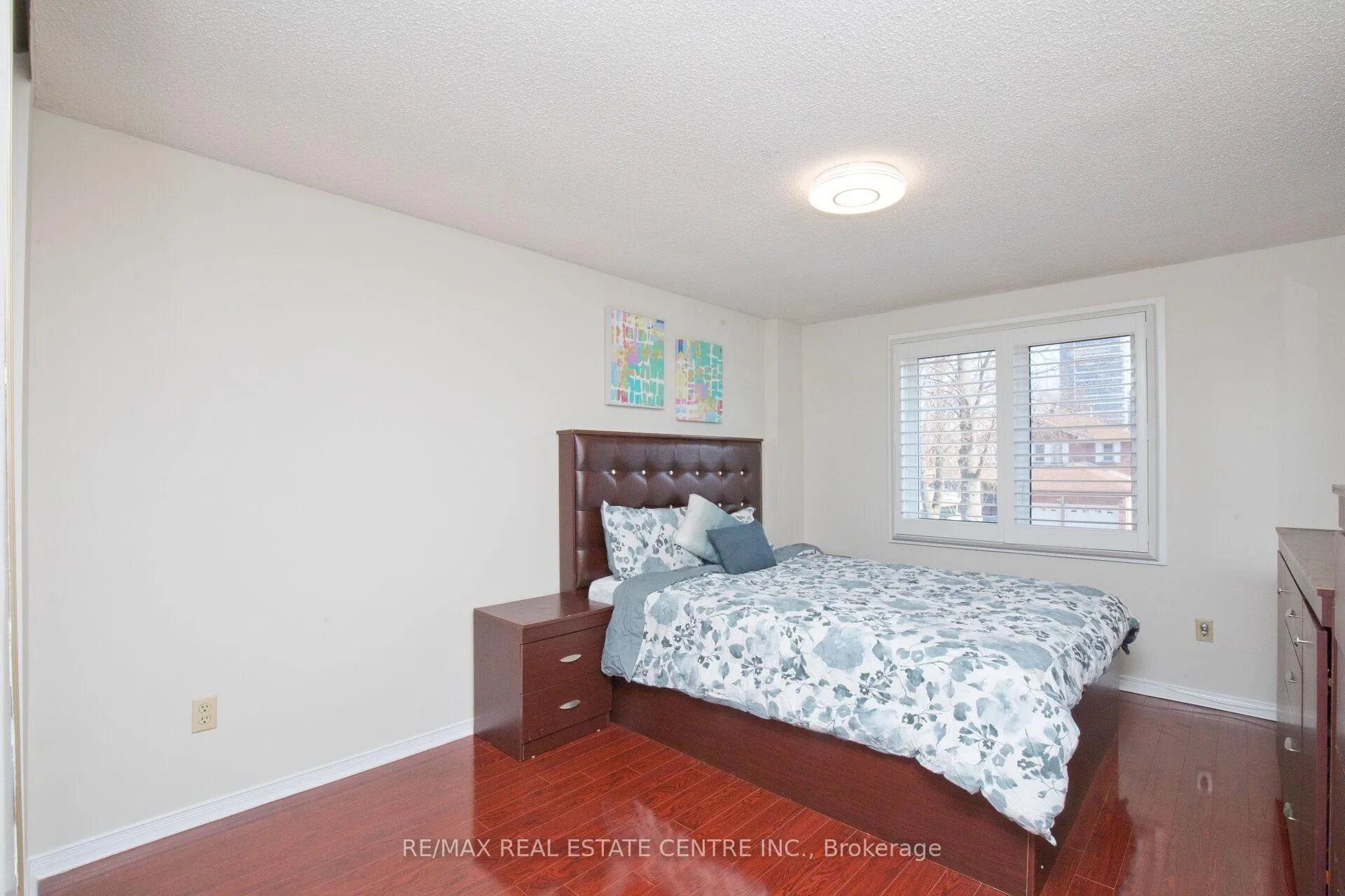 Photo 37 of 34 Smithers Crescent, Brampton, Brampton South — HOMEH