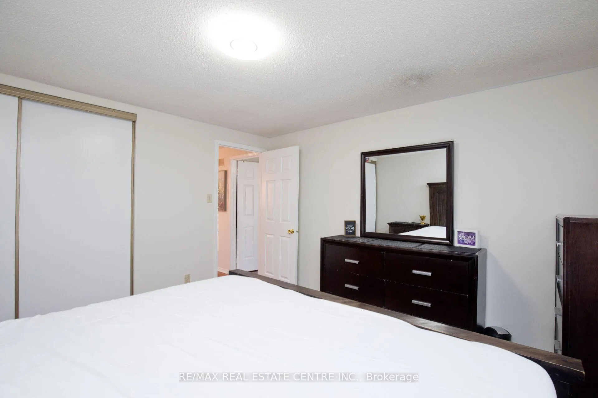 Photo 39 of 34 Smithers Crescent, Brampton, Brampton South — HOMEH