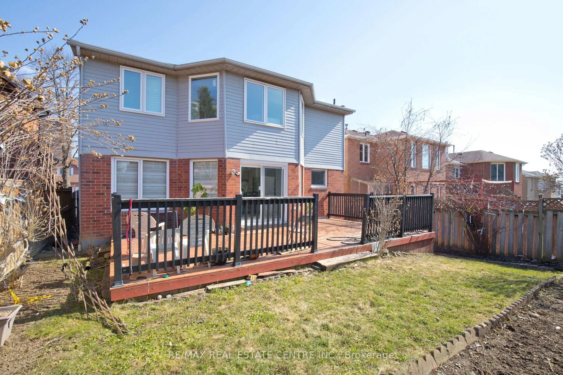 Photo 41 of 34 Smithers Crescent, Brampton, Brampton South — HOMEH