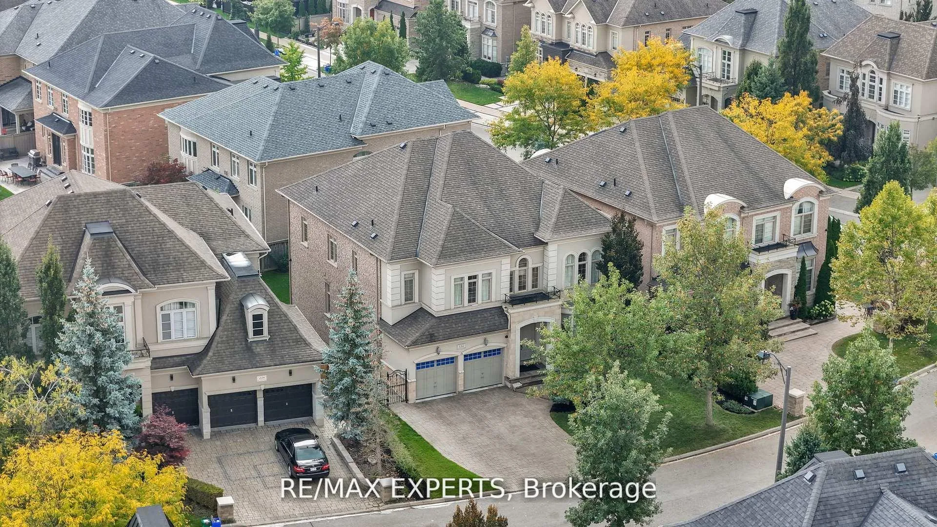Photo 2 of 134 Orleans Circle, Vaughan, Vellore Village — HOMEH