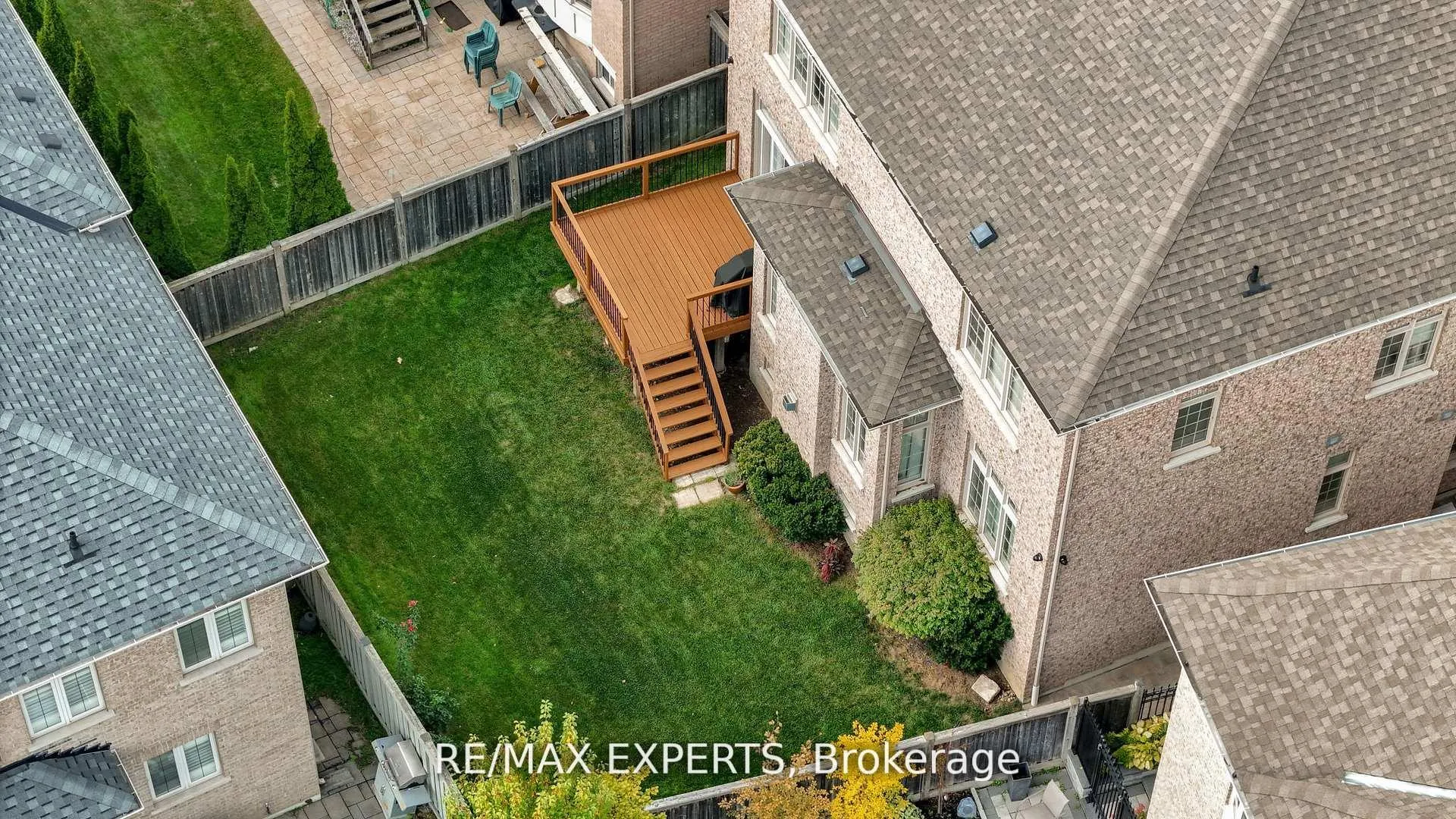 Photo 4 of 134 Orleans Circle, Vaughan, Vellore Village — HOMEH