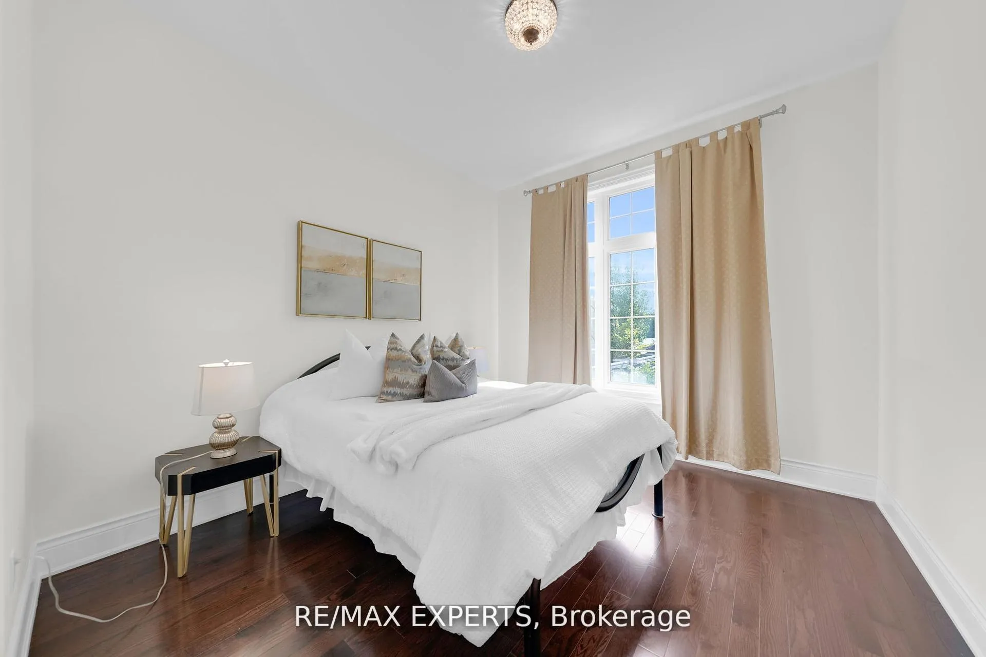 Photo 25 of 134 Orleans Circle, Vaughan, Vellore Village — HOMEH