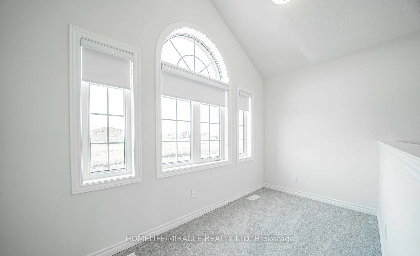 Photo 2 of 1111 Black Cherry Drive, Oshawa, Taunton — HOMEH