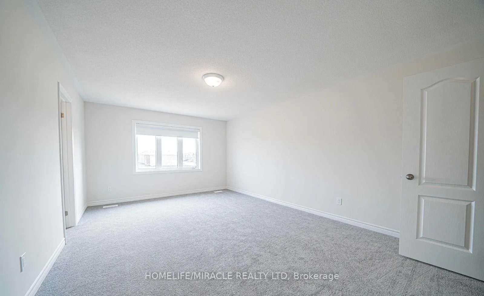 Photo 3 of 1111 Black Cherry Drive, Oshawa, Taunton — HOMEH