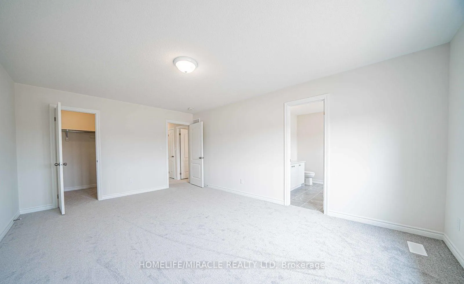 Photo 4 of 1111 Black Cherry Drive, Oshawa, Taunton — HOMEH