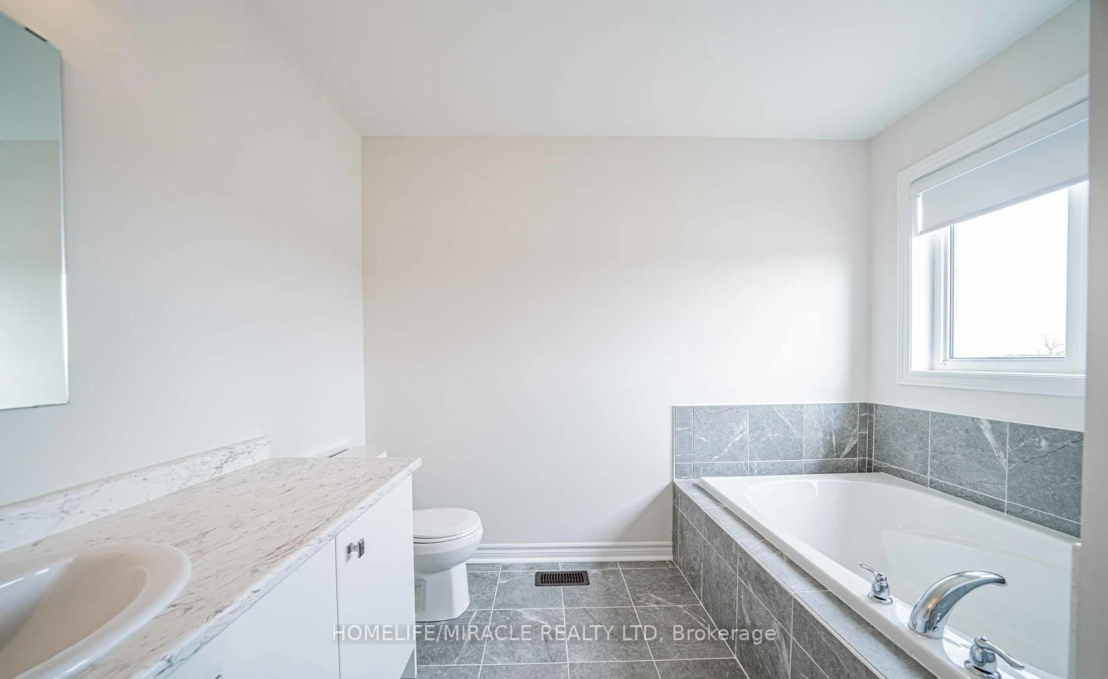 Photo 6 of 1111 Black Cherry Drive, Oshawa, Taunton — HOMEH