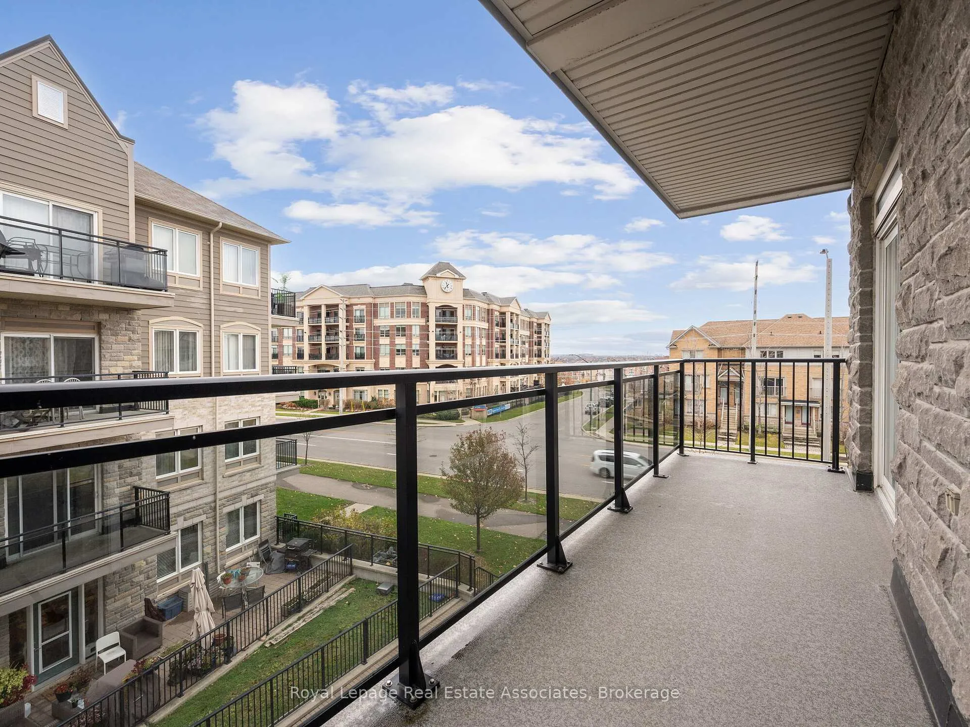 Photo 11 of Unit 304, 3075 Thomas Street, Mississauga, Churchill Meadows — HOMEH