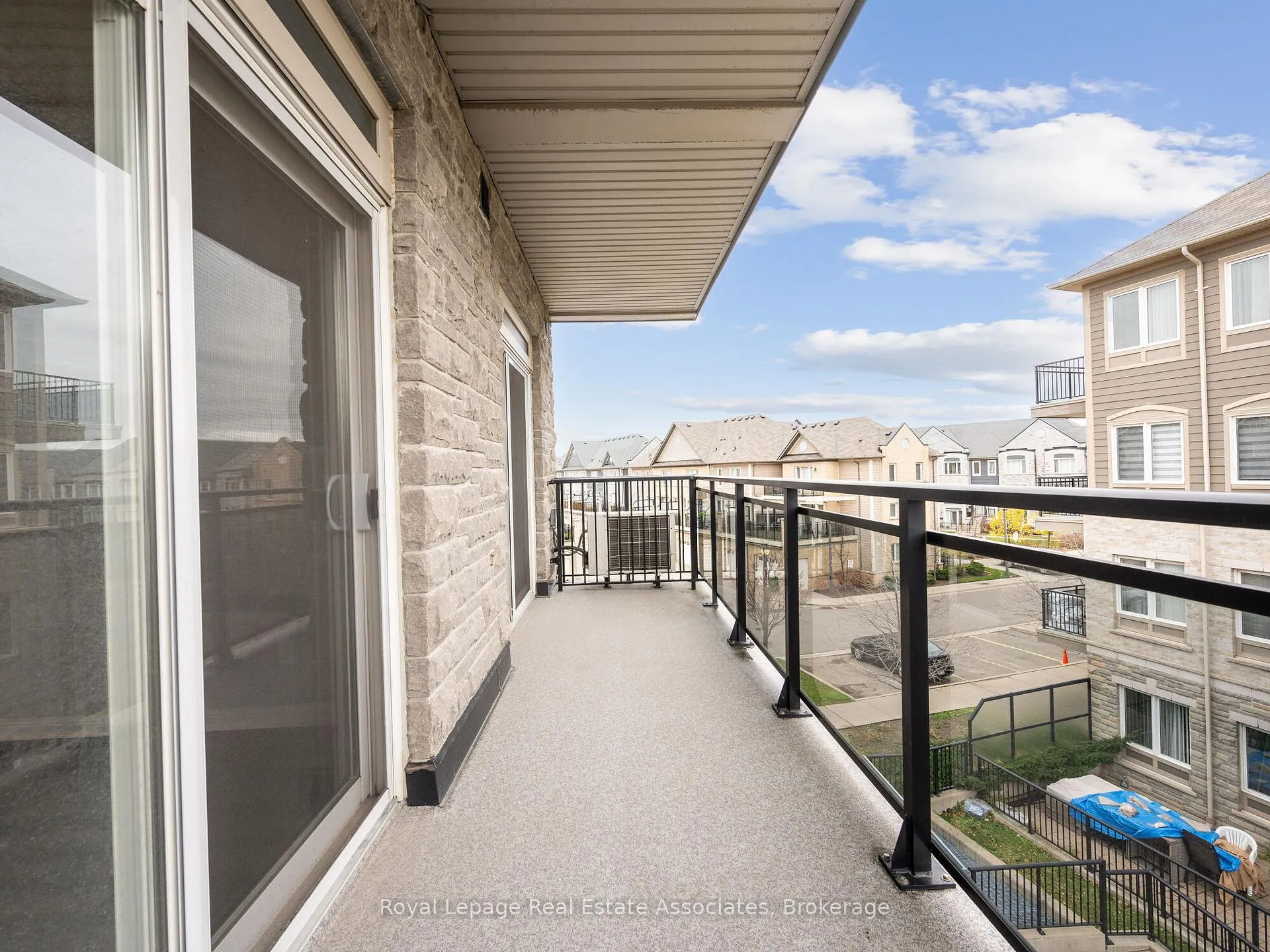 Photo 12 of Unit 304, 3075 Thomas Street, Mississauga, Churchill Meadows — HOMEH