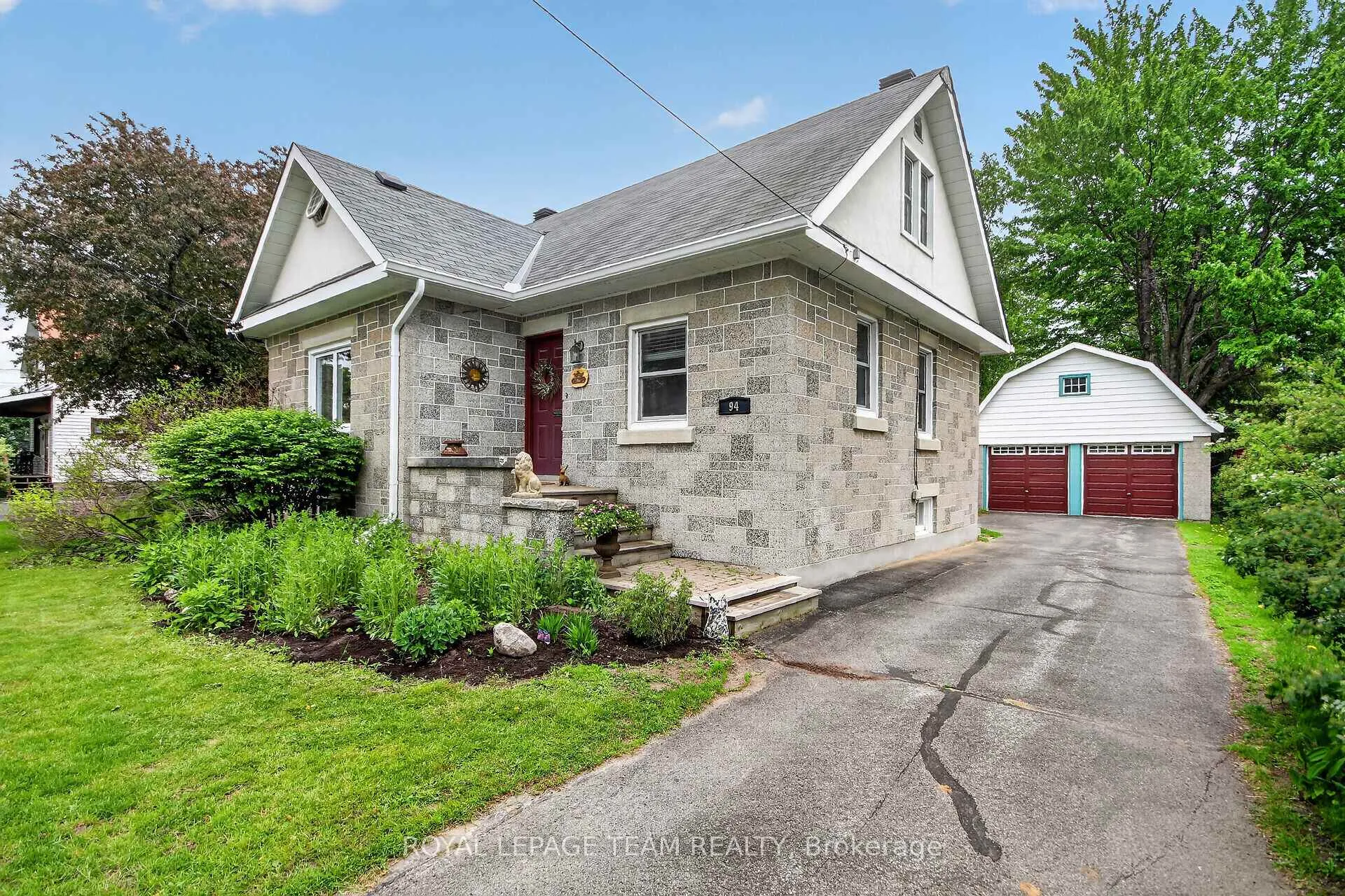 Photo 1 of 94 Strachan Street, Ottawa, Richmond — HOMEH