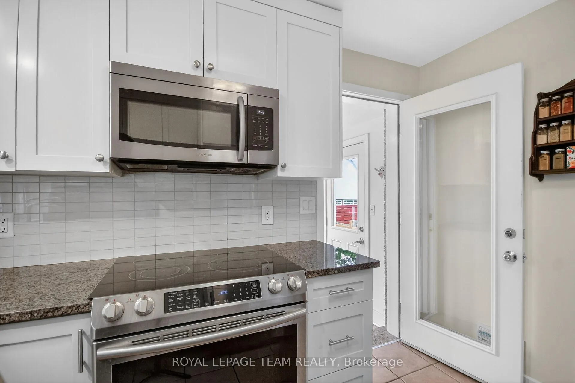 Photo 13 of 94 Strachan Street, Ottawa, Richmond — HOMEH