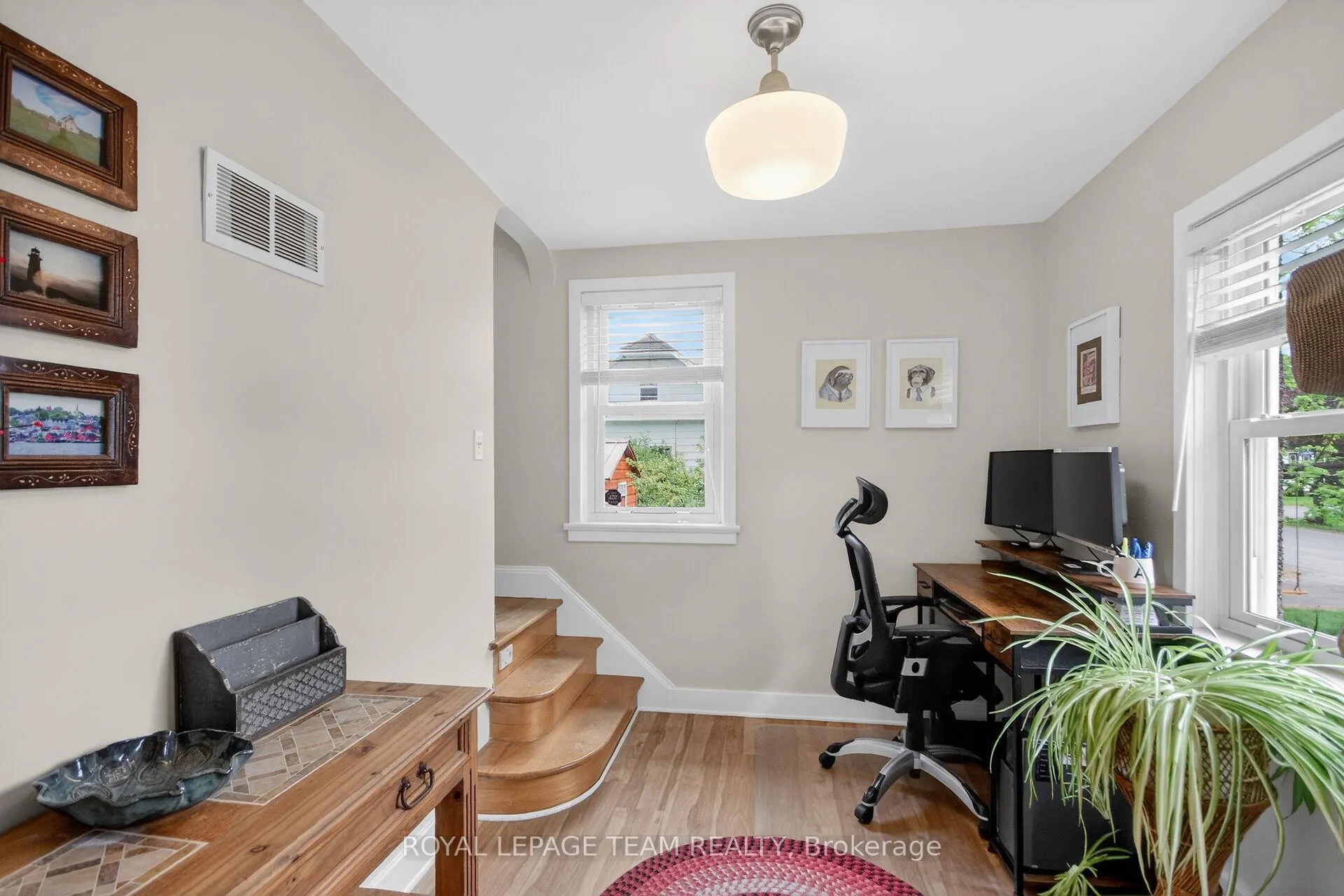 Photo 19 of 94 Strachan Street, Ottawa, Richmond — HOMEH