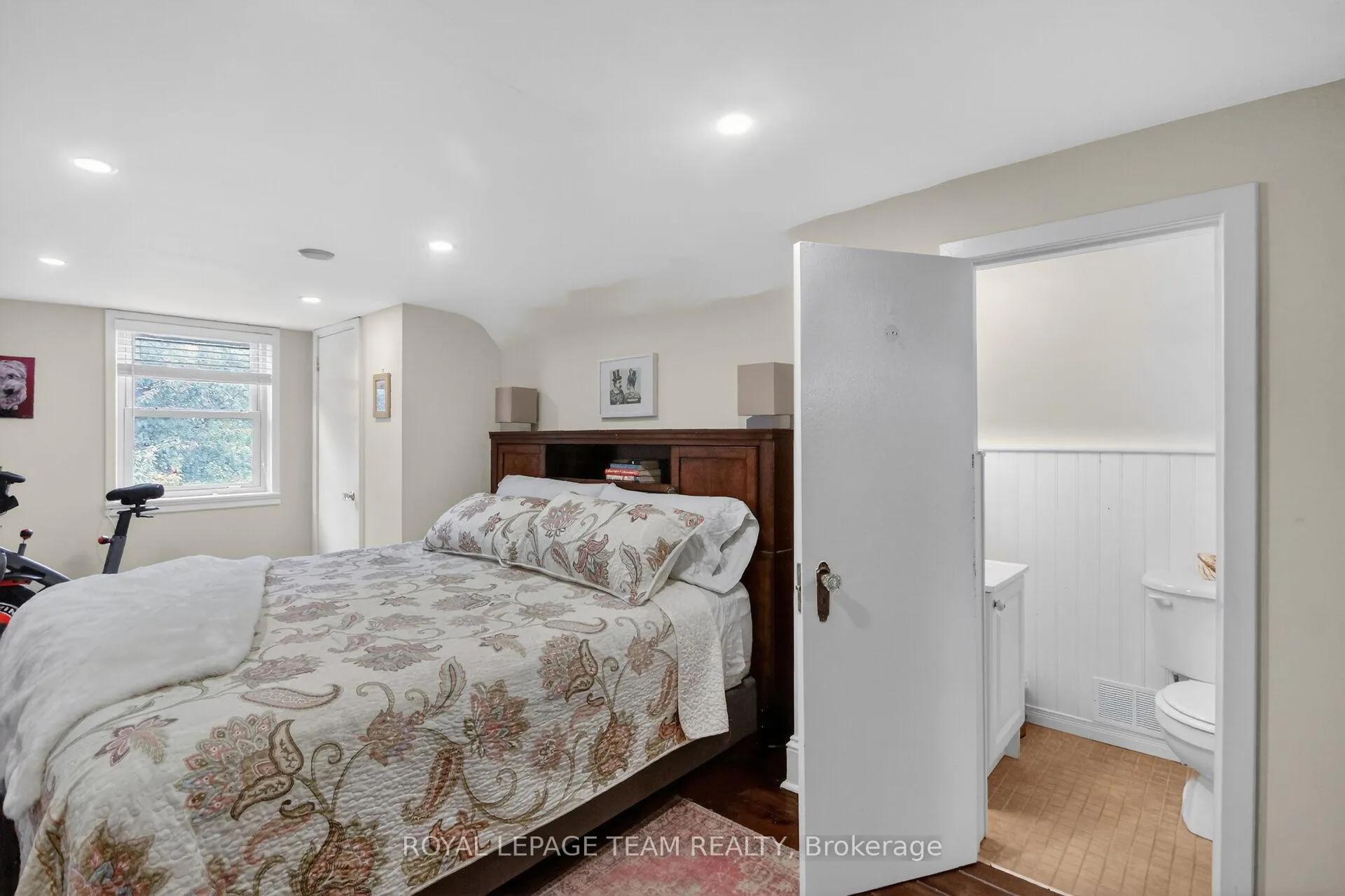 Photo 23 of 94 Strachan Street, Ottawa, Richmond — HOMEH