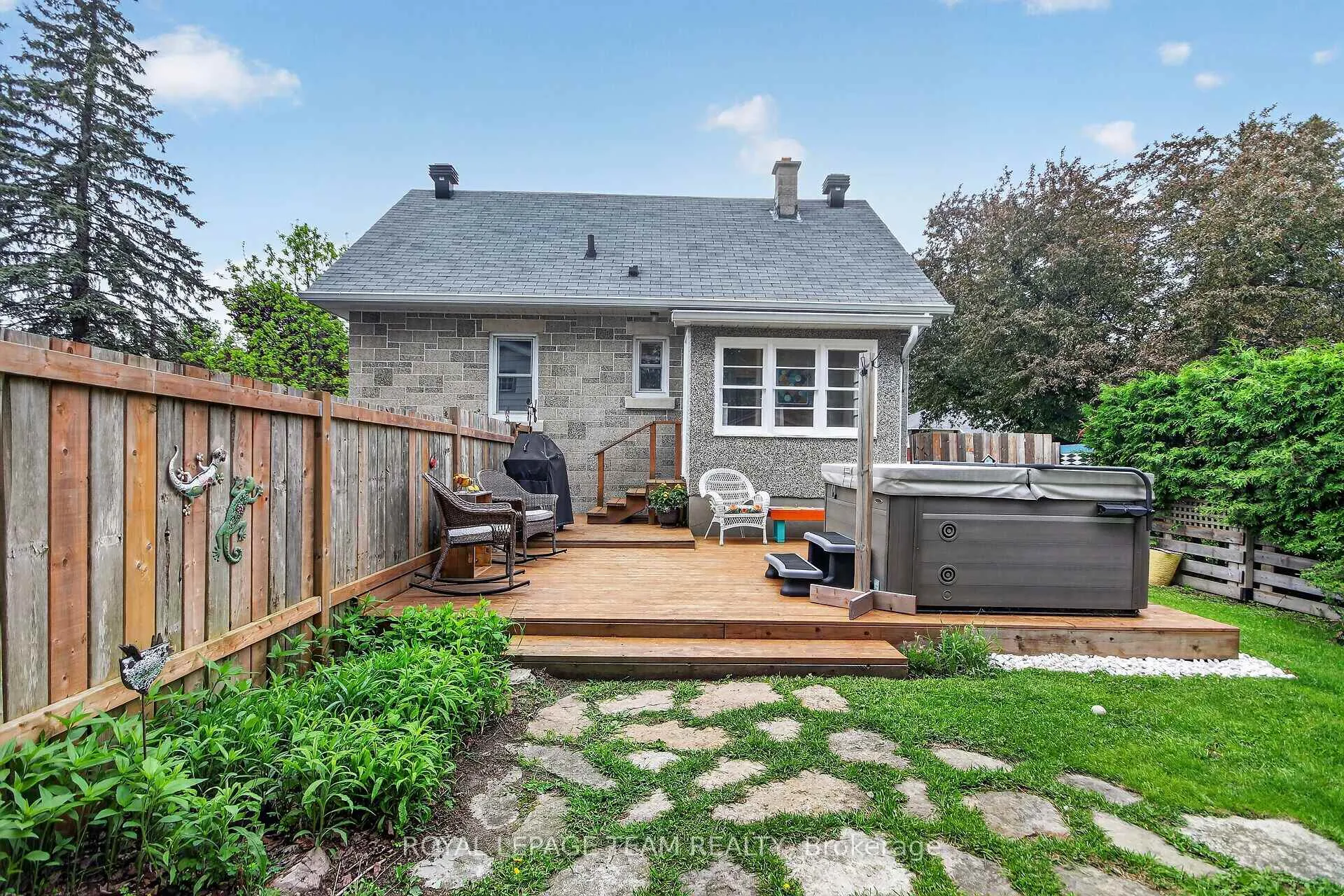 Photo 27 of 94 Strachan Street, Ottawa, Richmond — HOMEH