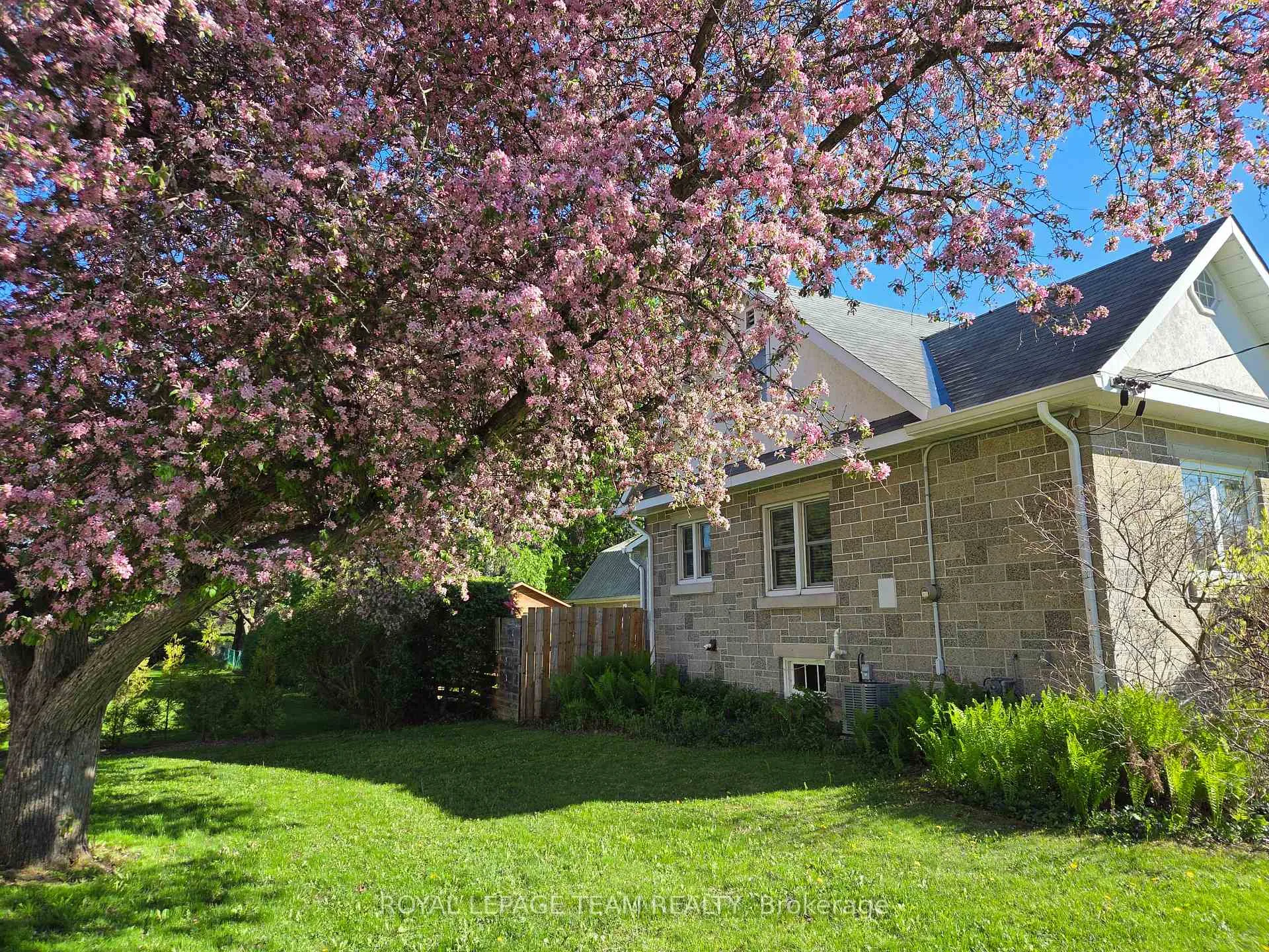 Photo 30 of 94 Strachan Street, Ottawa, Richmond — HOMEH