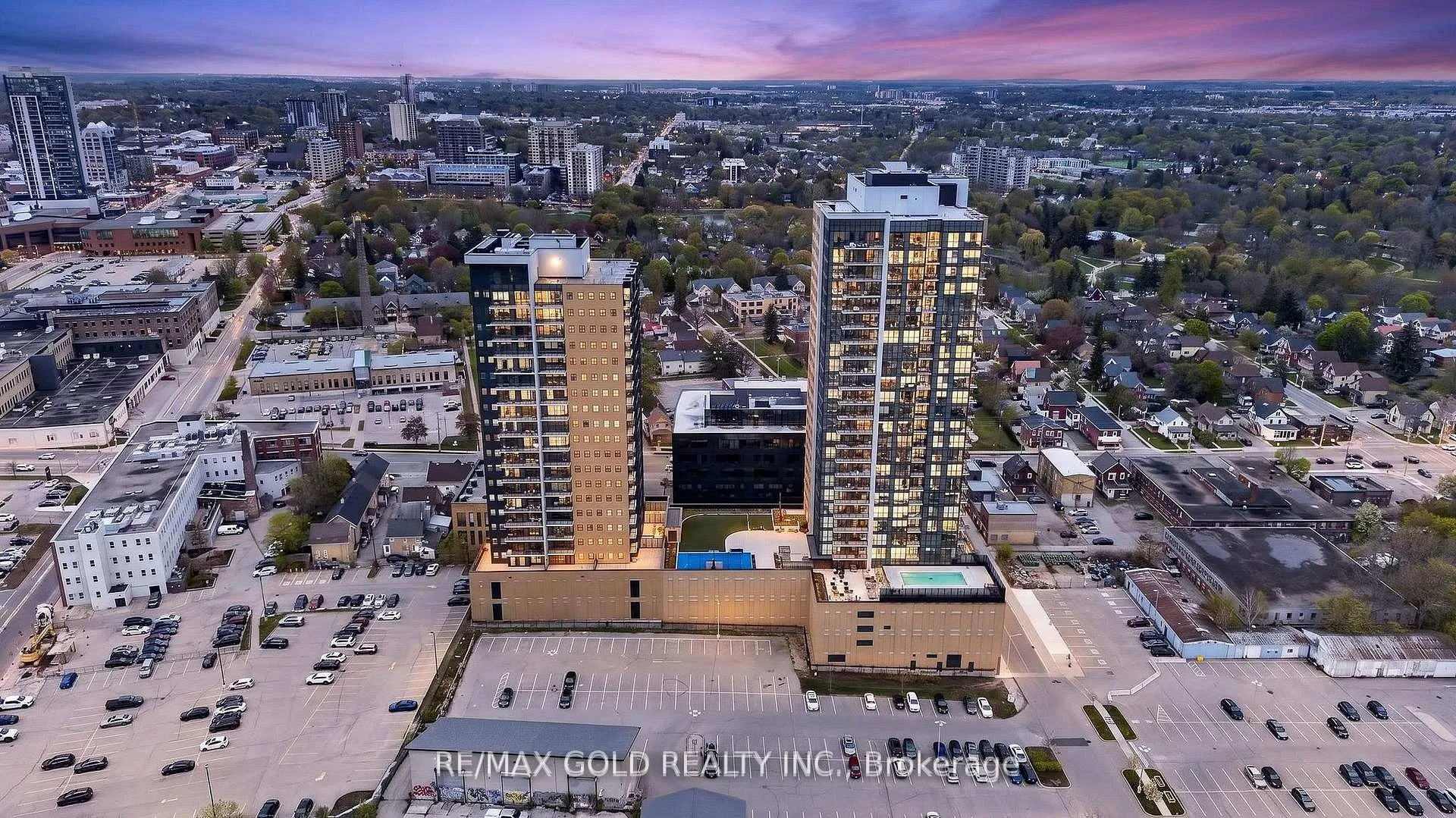 Photo 3 of Unit 1010, 104 Garment Street, Kitchener, Cherry Hill — HOMEH