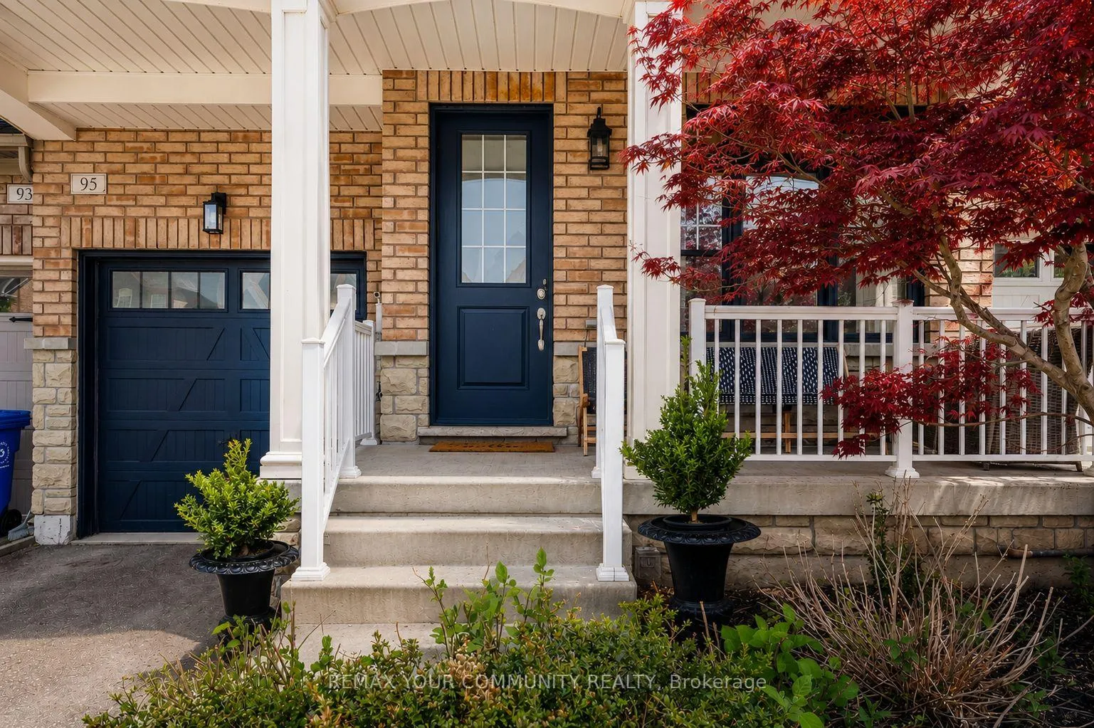 Photo 4 of 95 Alex Campbell Crescent, King, King City — HOMEH