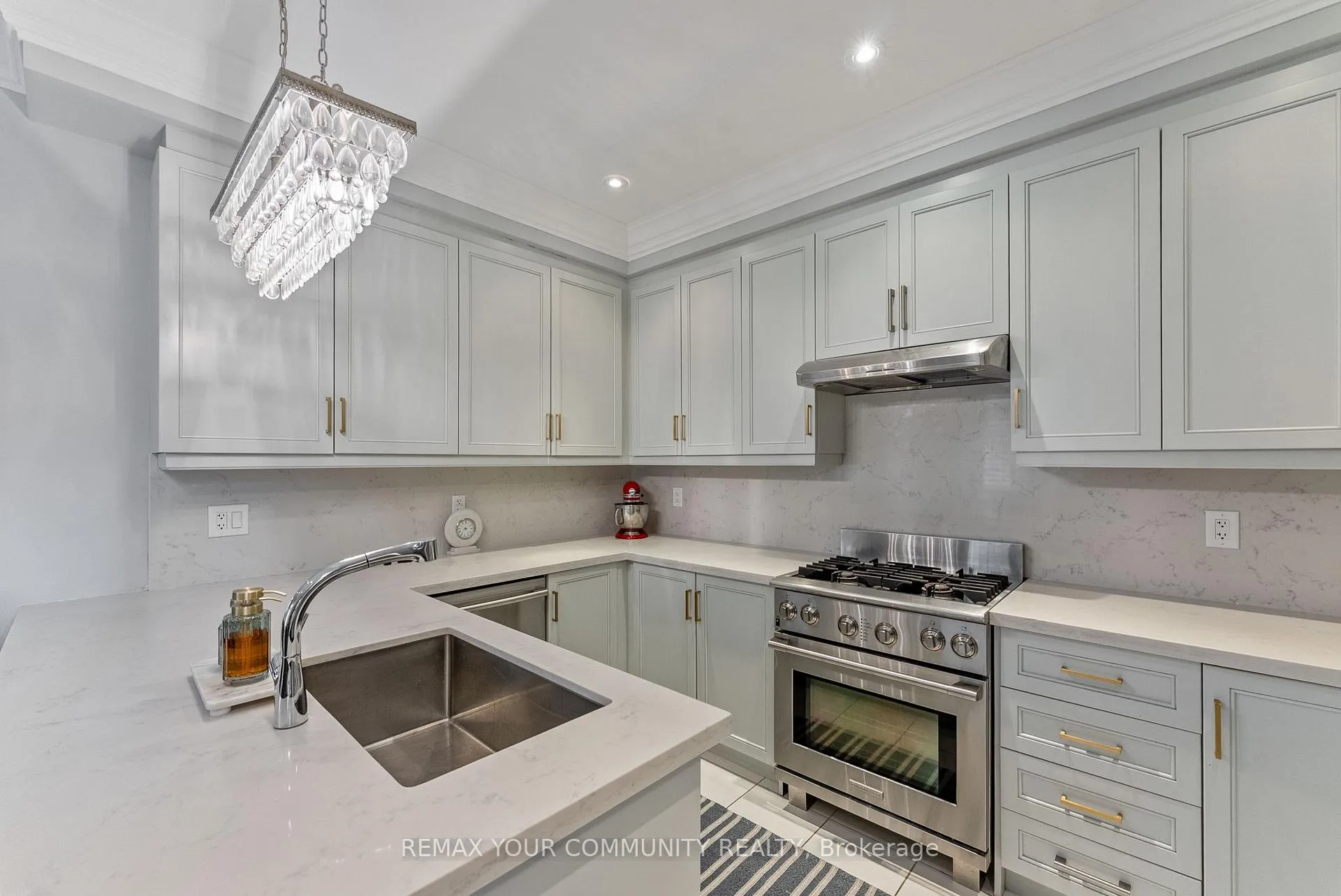 Photo 15 of 95 Alex Campbell Crescent, King, King City — HOMEH