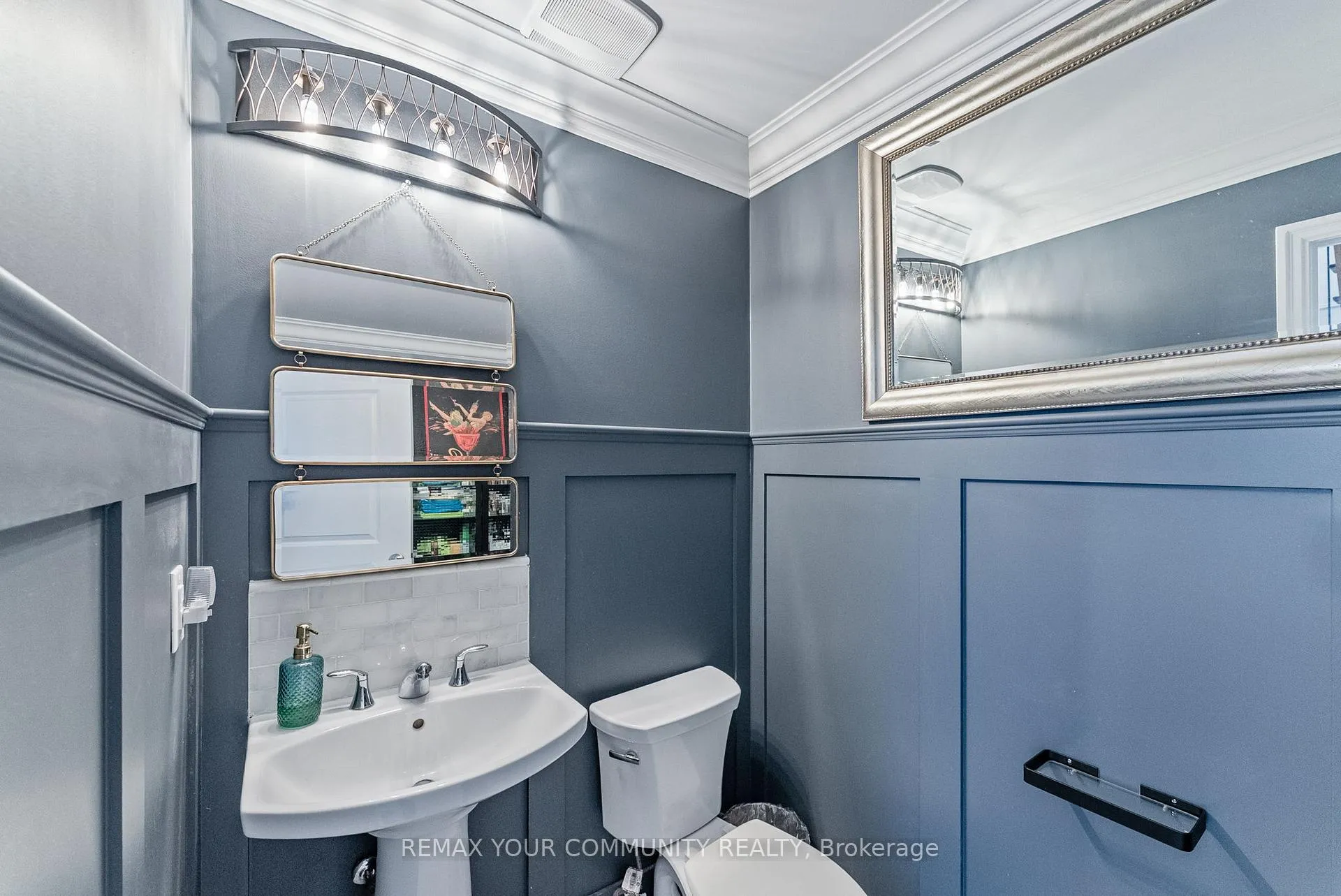 Photo 23 of 95 Alex Campbell Crescent, King, King City — HOMEH