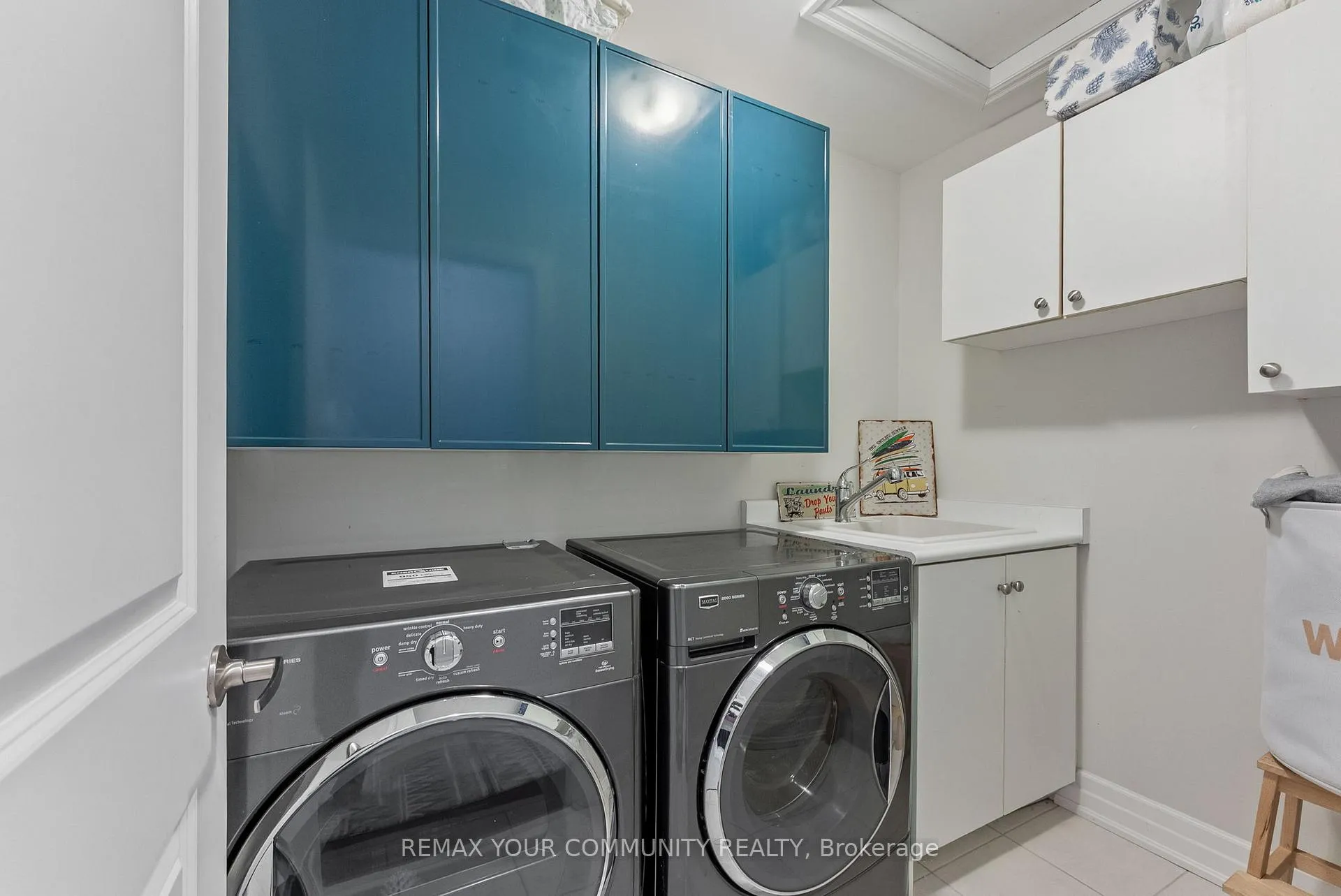 Photo 34 of 95 Alex Campbell Crescent, King, King City — HOMEH