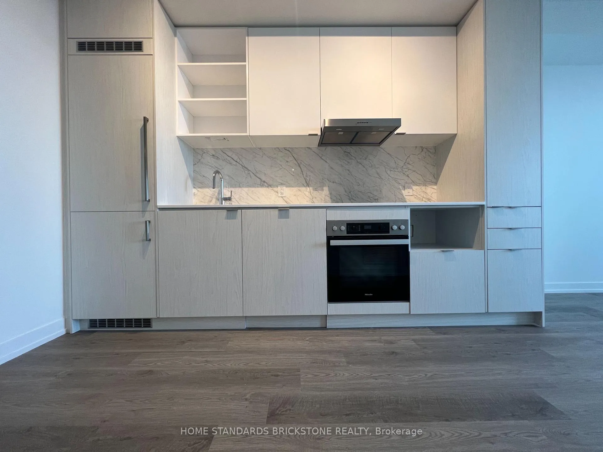 Photo 4 of Unit 6307, 55 Cooper Street, Toronto, Waterfront Communities — HOMEH