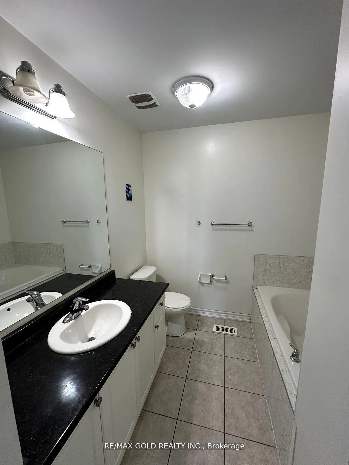 Photo 9 of 48 Agava Crescent, Brampton, Northwest Brampton — HOMEH