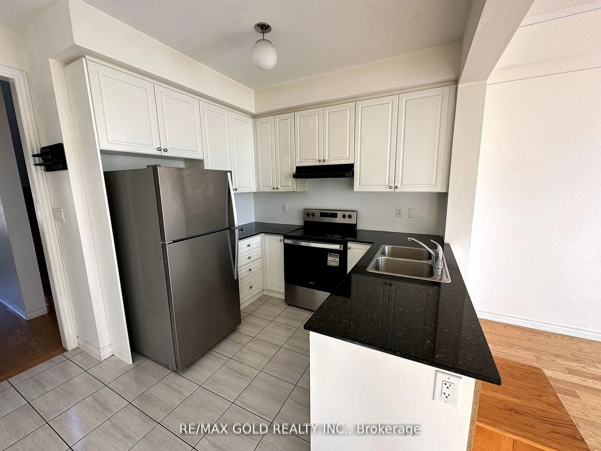 Photo 17 of 48 Agava Crescent, Brampton, Northwest Brampton — HOMEH