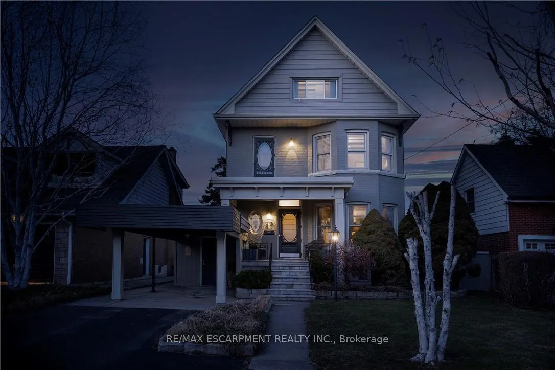 Photo 2 of 47 Mountain Park Avenue, Hamilton, Centremount — HOMEH