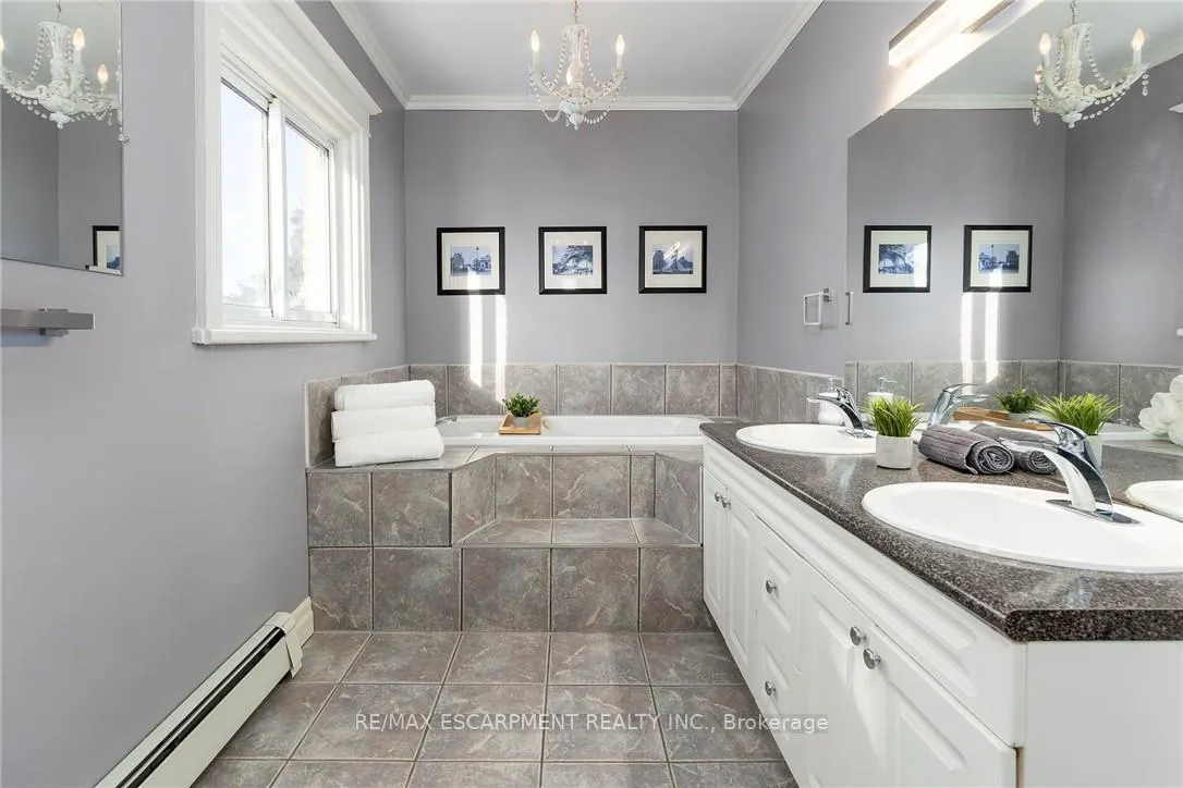 Photo 20 of 47 Mountain Park Avenue, Hamilton, Centremount — HOMEH