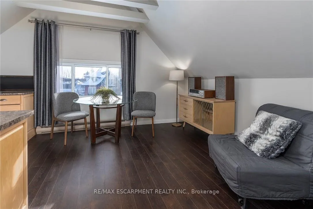Photo 24 of 47 Mountain Park Avenue, Hamilton, Centremount — HOMEH