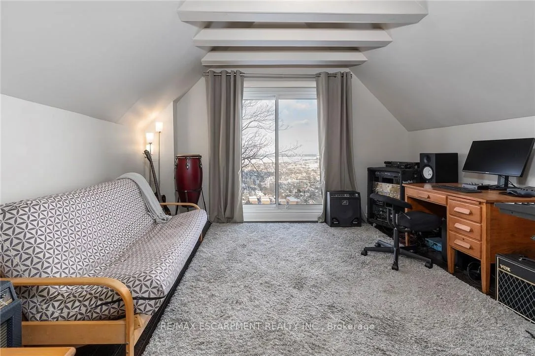Photo 26 of 47 Mountain Park Avenue, Hamilton, Centremount — HOMEH