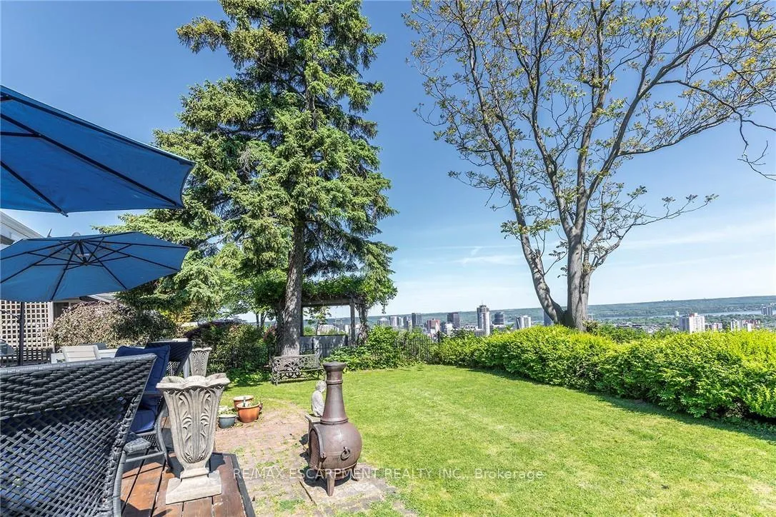 Photo 36 of 47 Mountain Park Avenue, Hamilton, Centremount — HOMEH