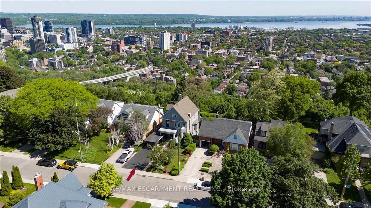 Photo 41 of 47 Mountain Park Avenue, Hamilton, Centremount — HOMEH