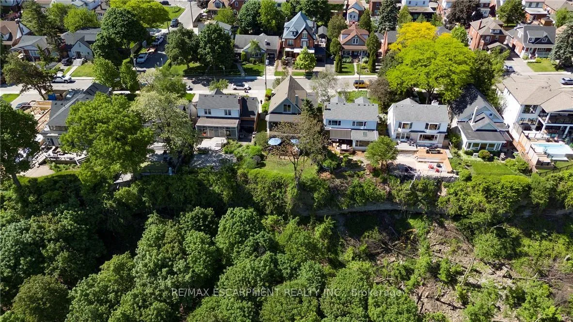 Photo 43 of 47 Mountain Park Avenue, Hamilton, Centremount — HOMEH