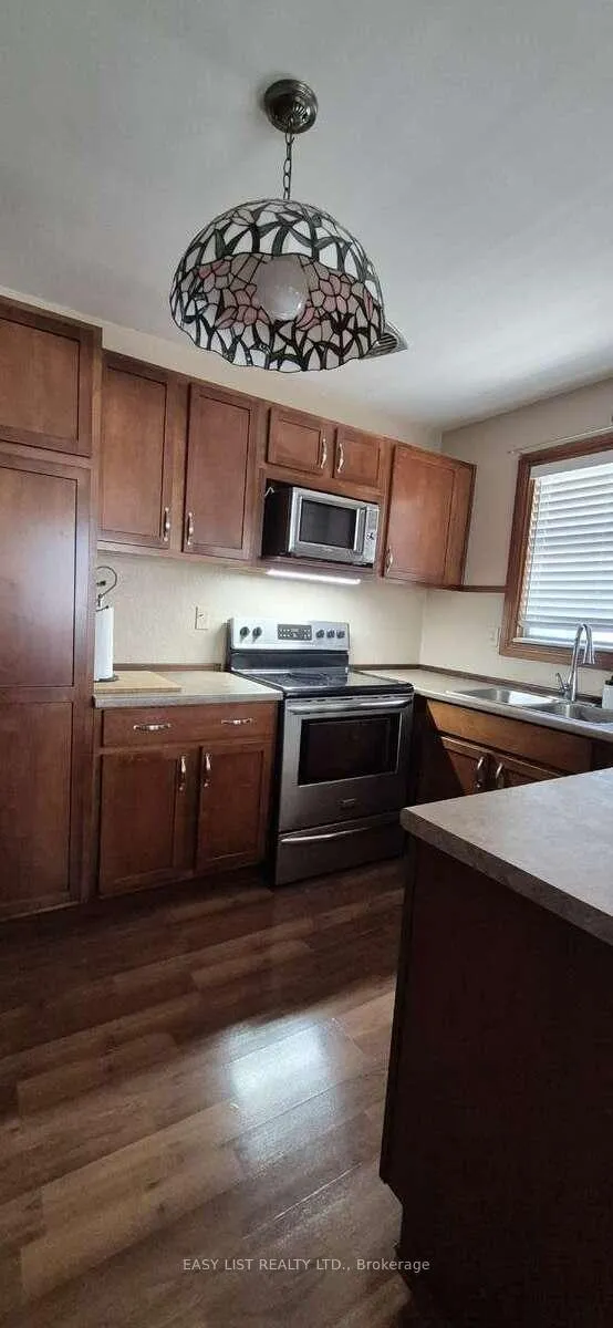 Photo 5 of 2371 Alexis Road, Windsor — HOMEH