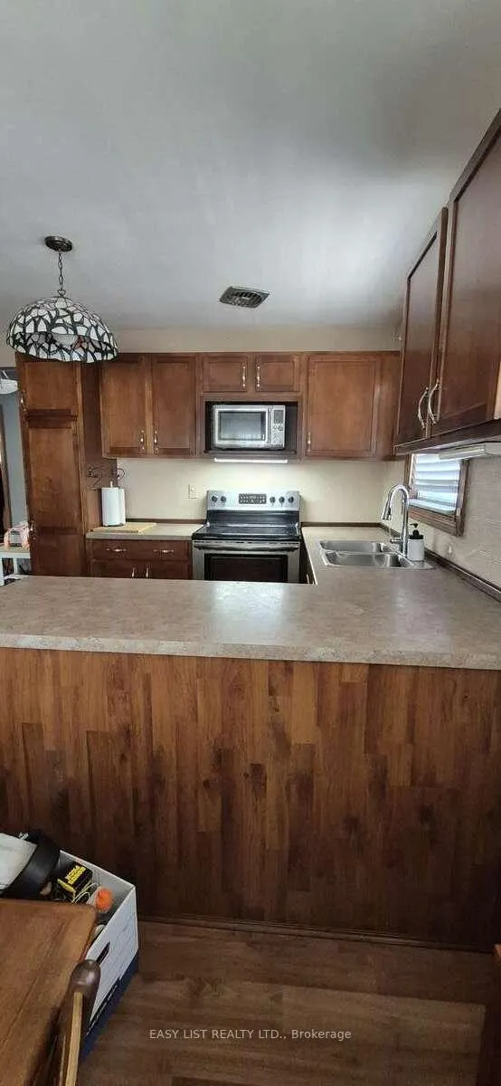 Photo 13 of 2371 Alexis Road, Windsor — HOMEH