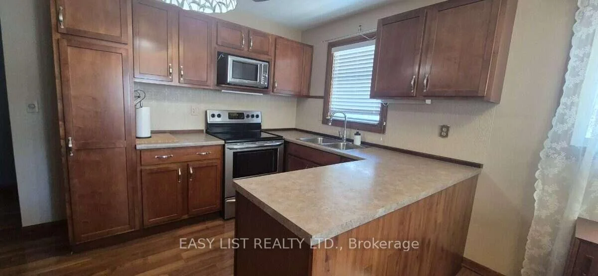 Photo 6 of 2371 Alexis Road, Windsor — HOMEH