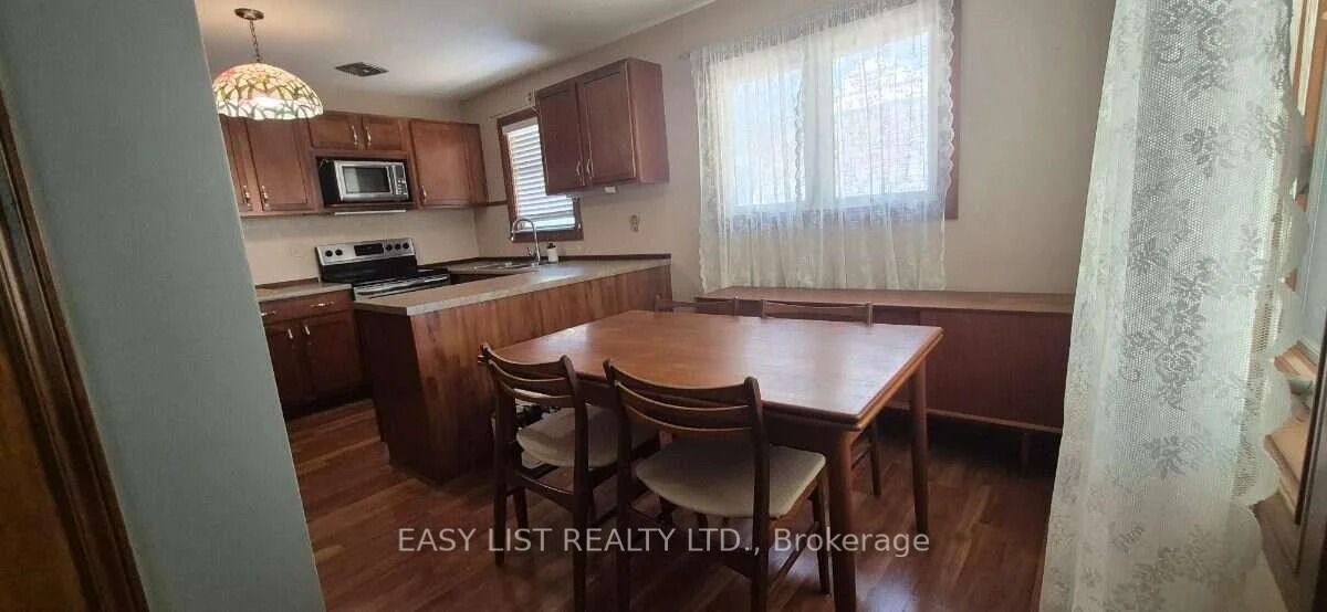 Photo 10 of 2371 Alexis Road, Windsor — HOMEH