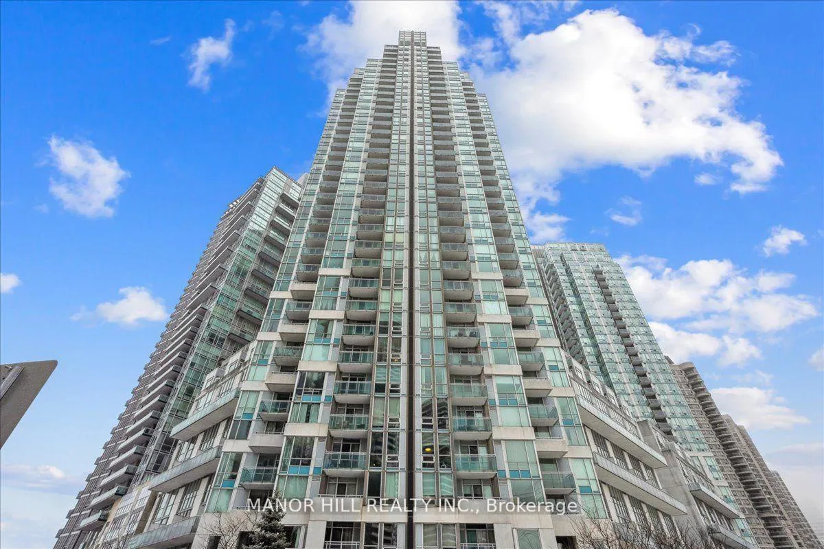Front of Unit 513, 220 Burnhamthorpe Road W