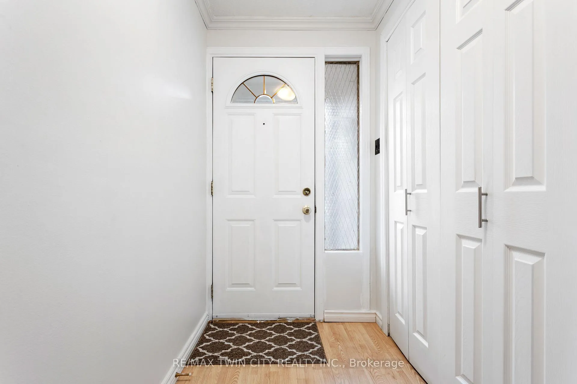 Photo 2 of 7 Eden Park Drive, Brampton, Southgate — HOMEH
