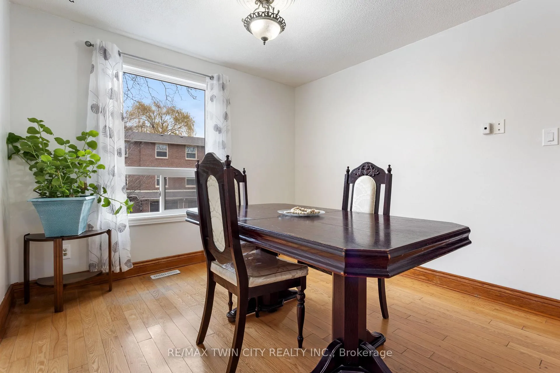 Photo 6 of 7 Eden Park Drive, Brampton, Southgate — HOMEH