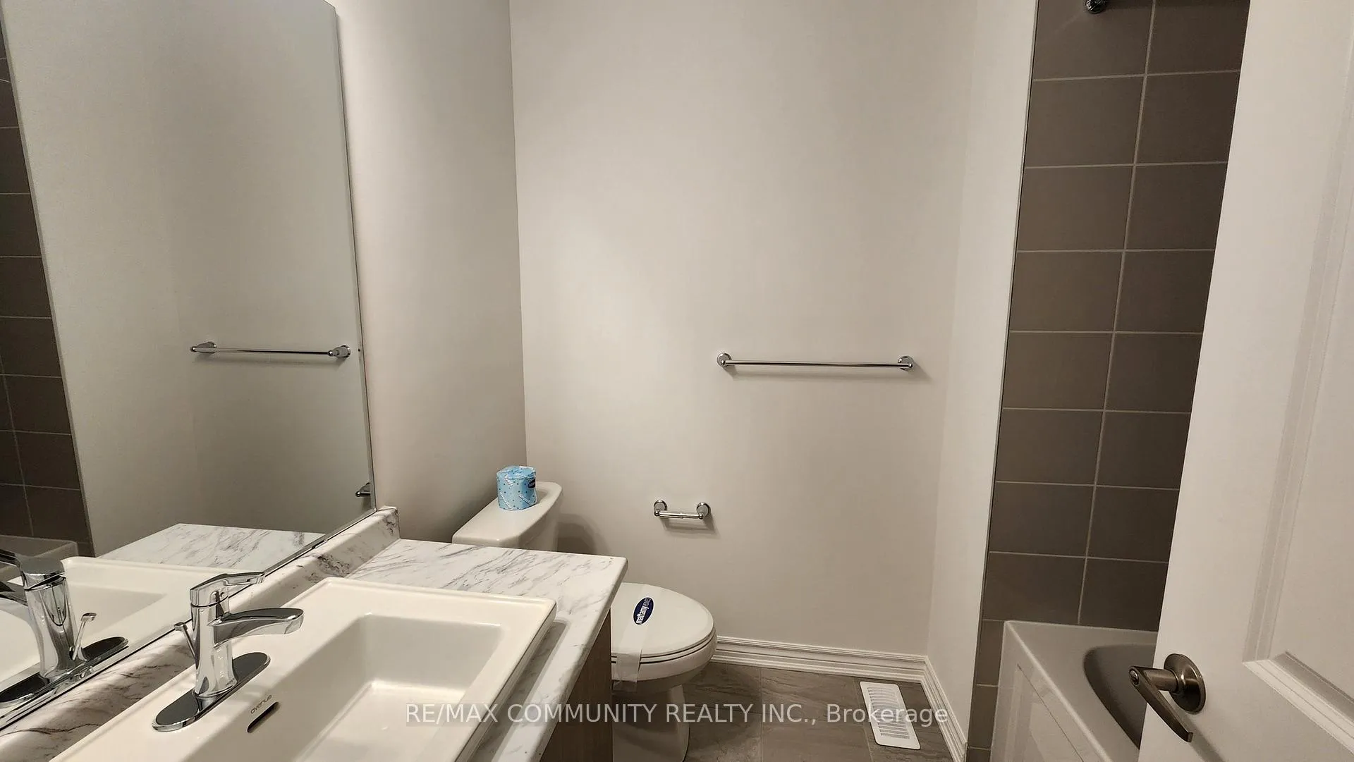 Photo 16 of 1766 Mineral Spgs Way, Pickering, Rural Pickering — HOMEH