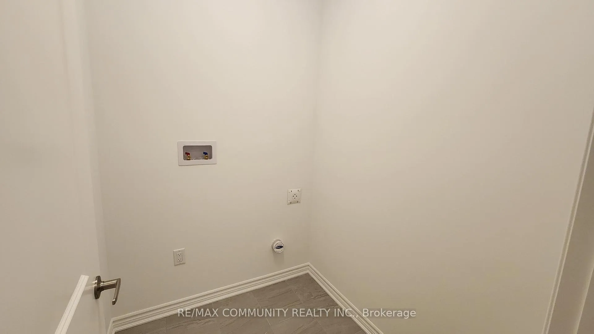 Photo 18 of 1766 Mineral Spgs Way, Pickering, Rural Pickering — HOMEH
