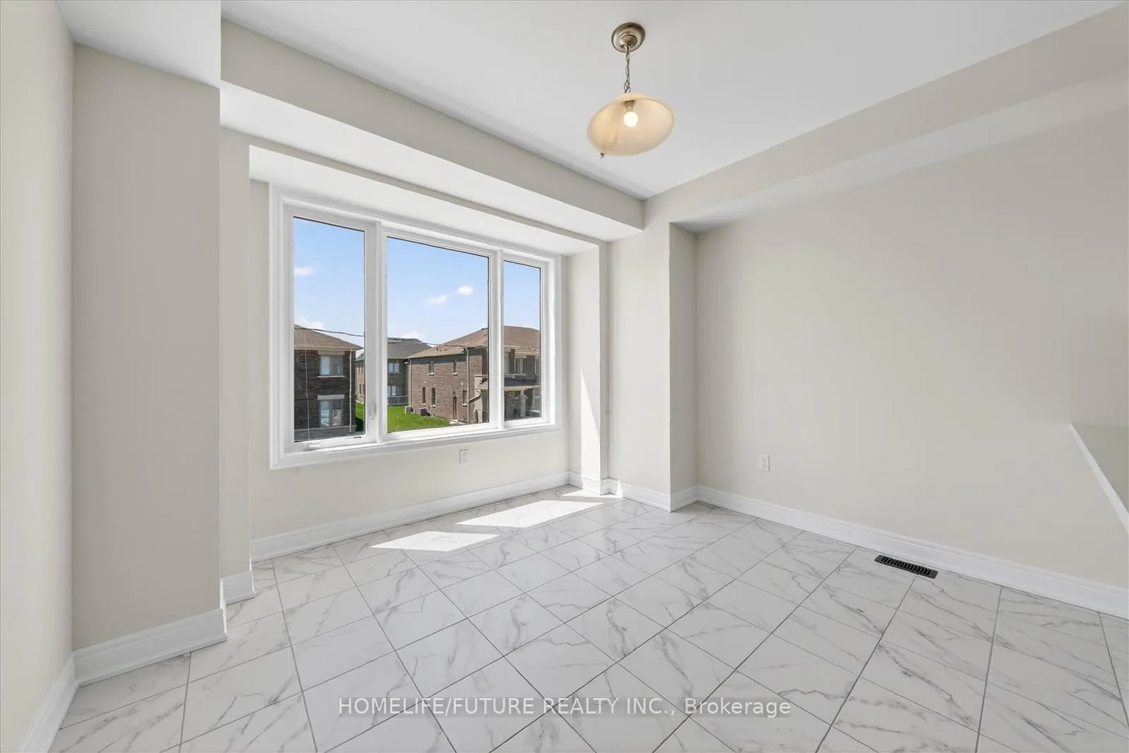 Photo 7 of 2957 Gatestone Path, Pickering, Rural Pickering — HOMEH