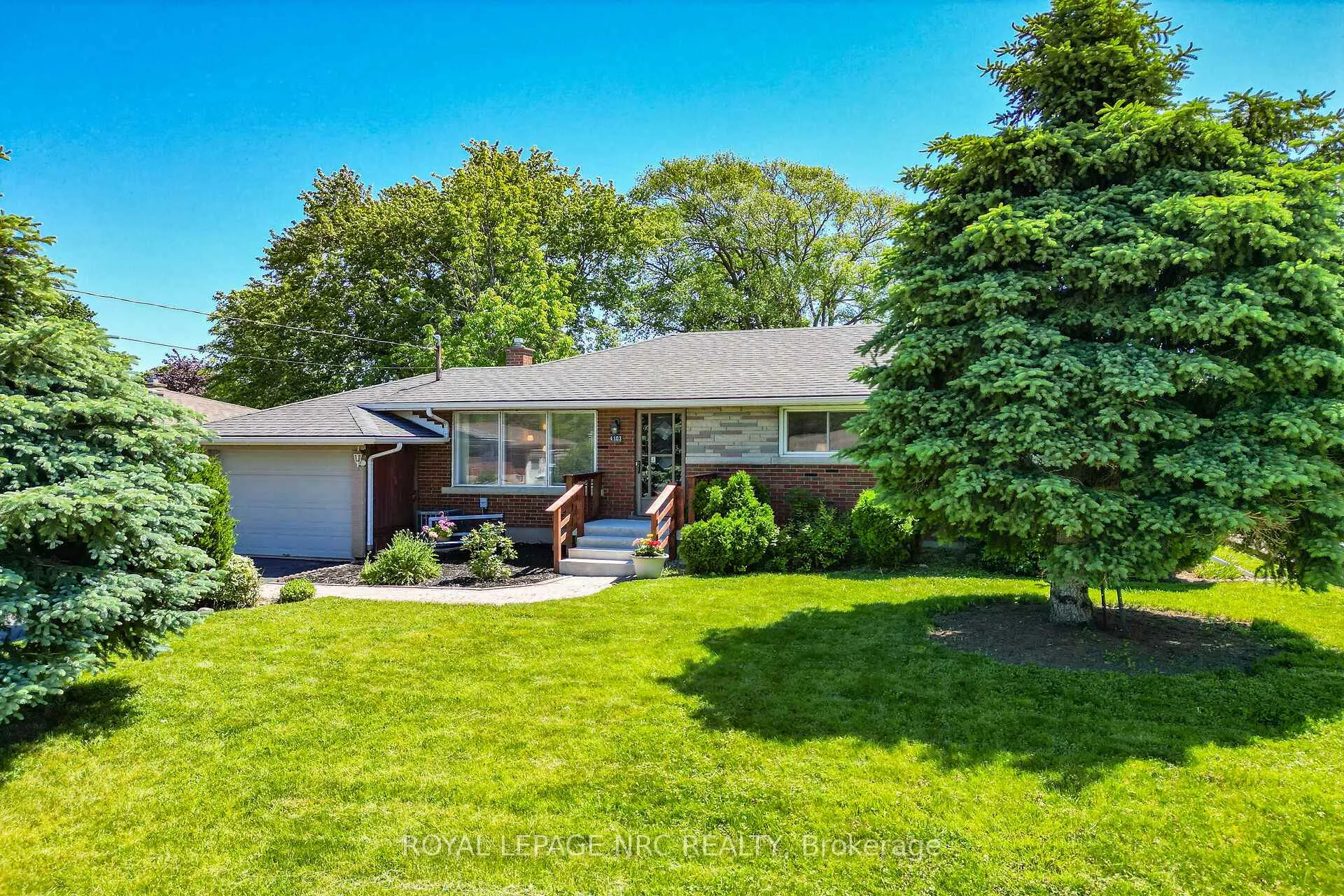 Photo 1 of 4103 Barry Drive, Lincoln, Beamsville — HOMEH