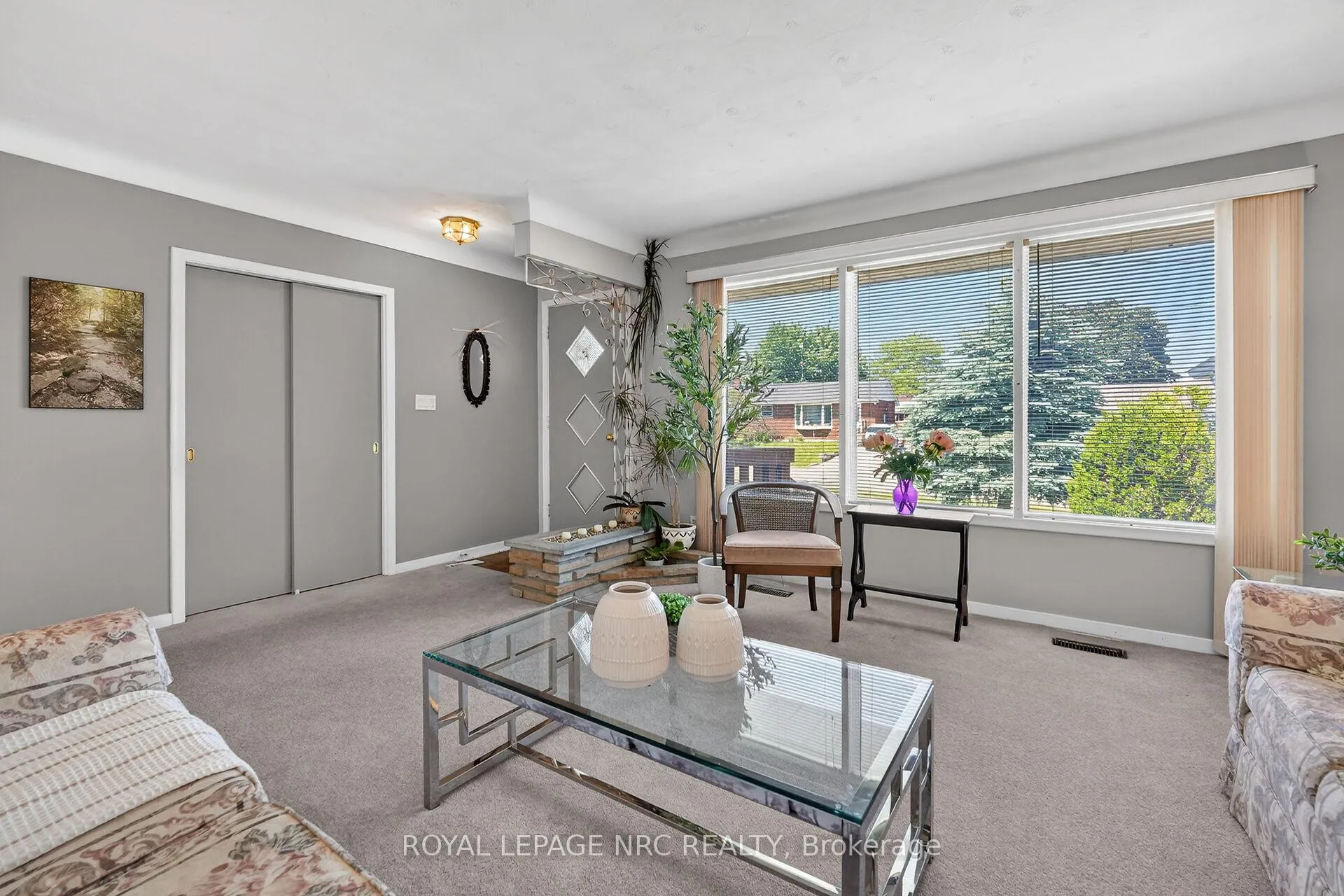 Photo 3 of 4103 Barry Drive, Lincoln, Beamsville — HOMEH