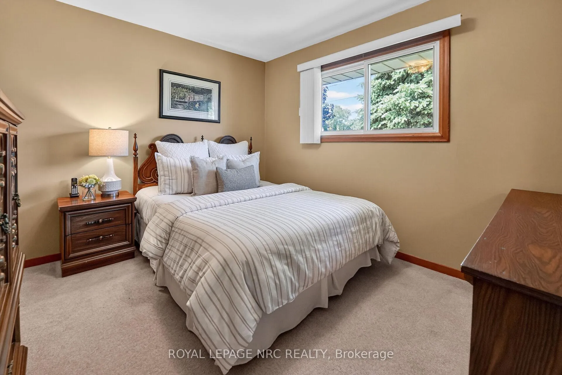 Photo 12 of 4103 Barry Drive, Lincoln, Beamsville — HOMEH