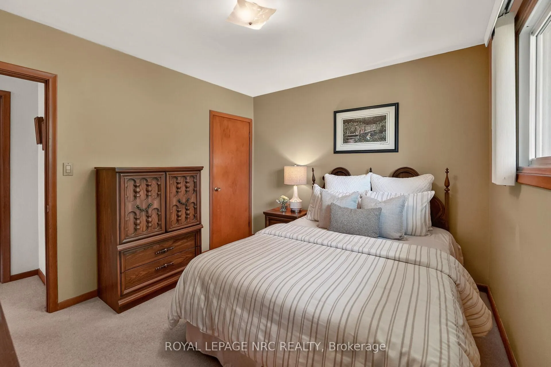 Photo 13 of 4103 Barry Drive, Lincoln, Beamsville — HOMEH