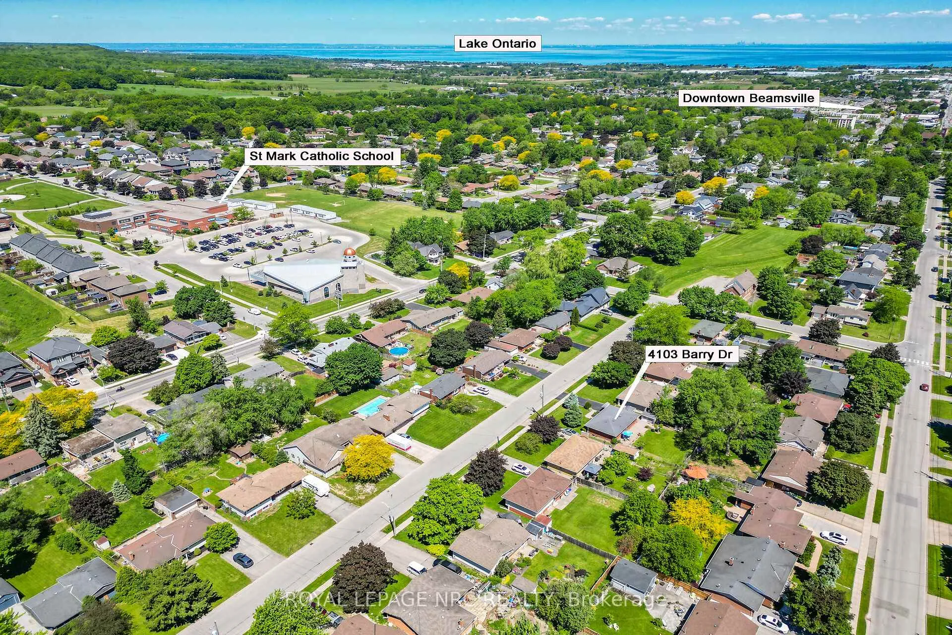 Photo 33 of 4103 Barry Drive, Lincoln, Beamsville — HOMEH