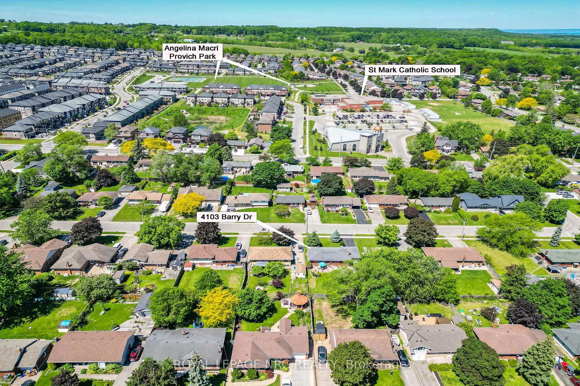Photo 34 of 4103 Barry Drive, Lincoln, Beamsville — HOMEH